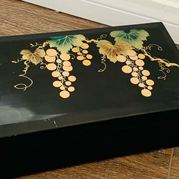 Jewelry box - Picture 10 of 11